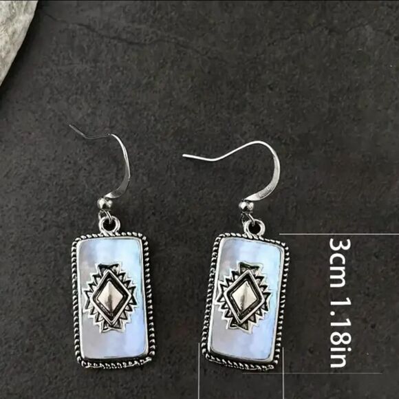 Boho western white gold plated rectangular earrings - Picture 3 of 9